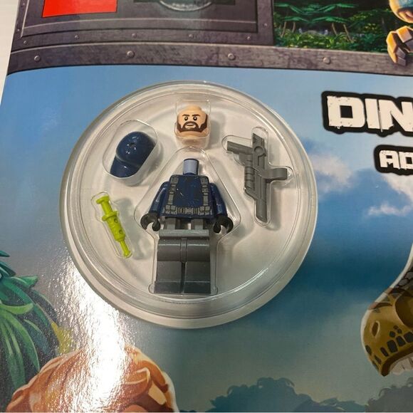 Lego Jurassic World dinosaur adventures book and minifigure - Picture 3 of 6